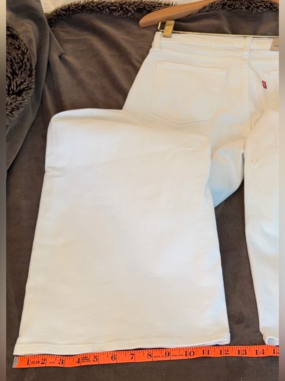 Levi's White 318 Shaping Wide-Leg Mid-Rise Jeans NWOT 29 x 32 - Picture 3 of 7